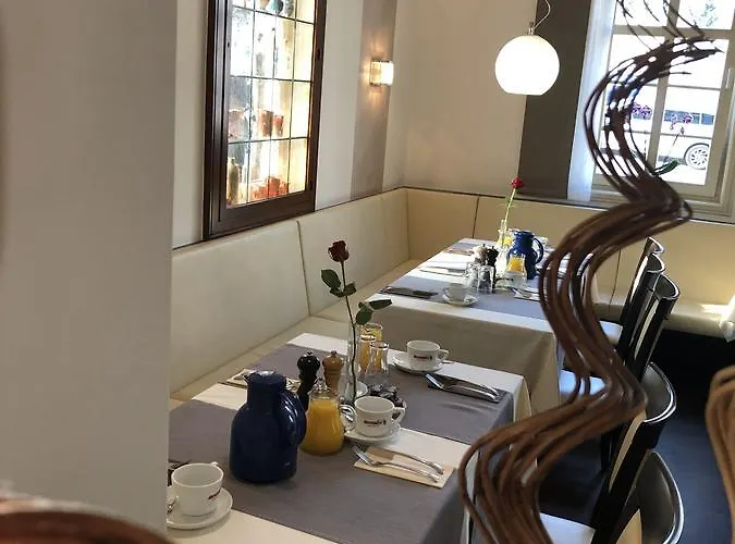 Friedrich מלון 3*